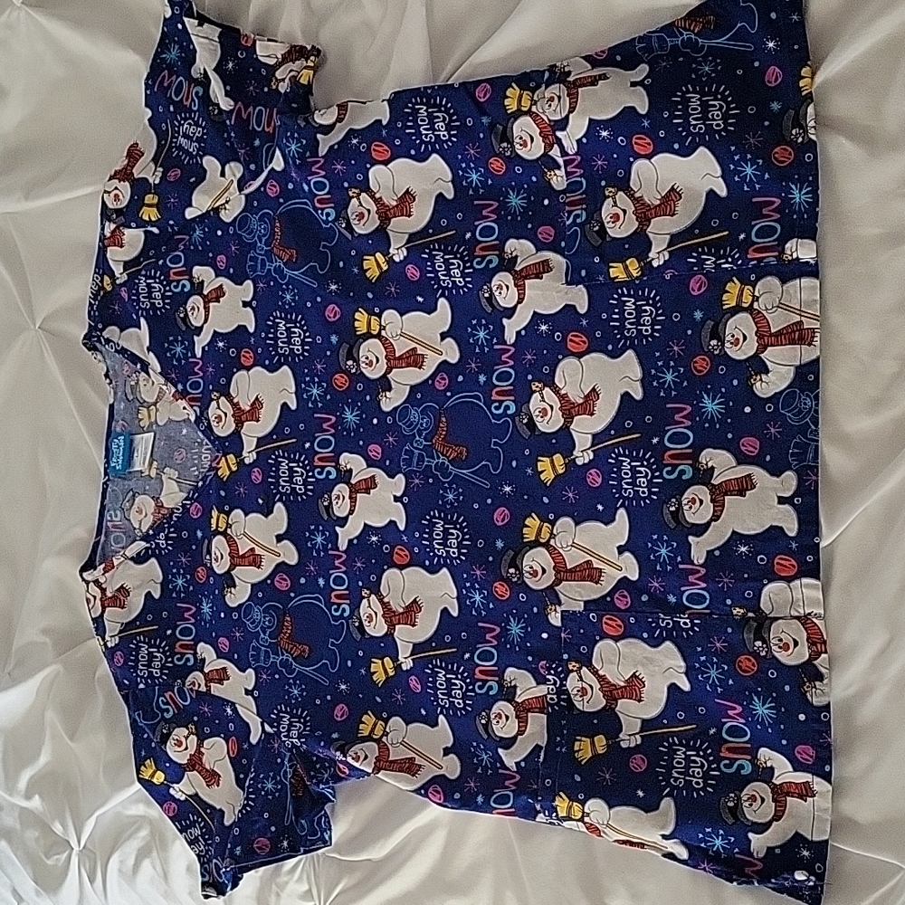 Frosty the snowman, scrub top. Size L.